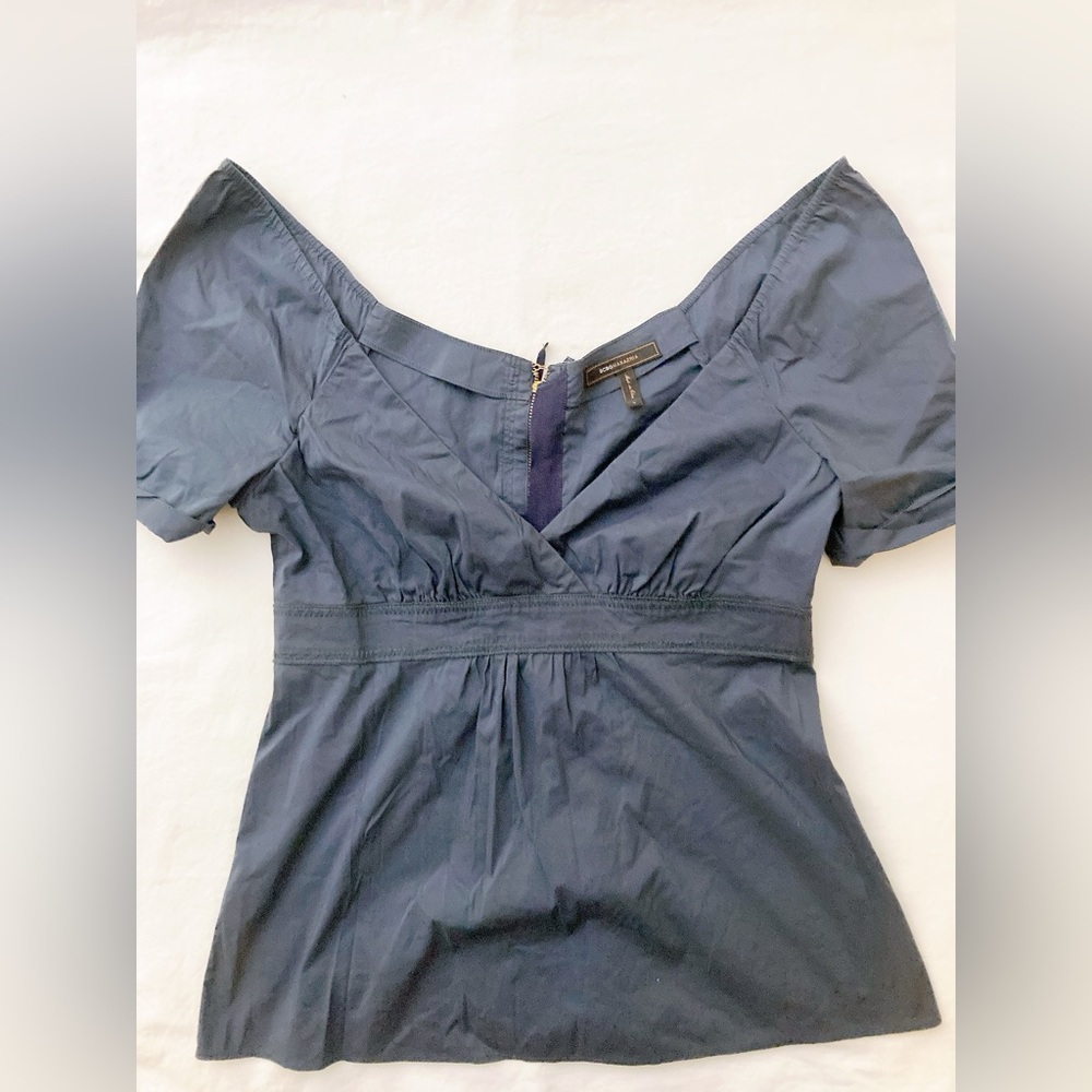 BCBGMAXAZRIA off shoulder low V blouse